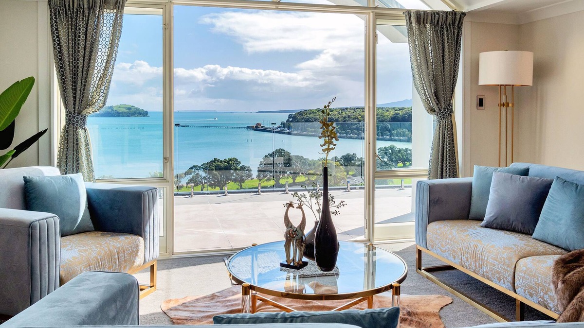 Orakei Apartment | Magnificent Harbour View Villa in Orakei