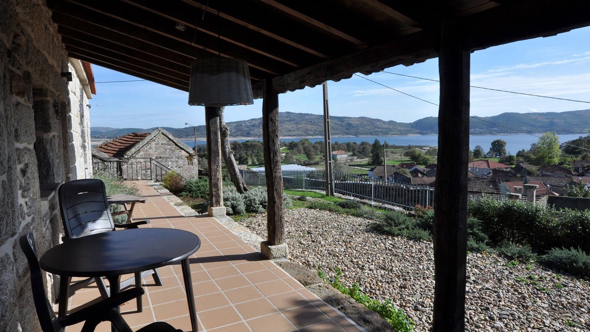 Montalegre House | MAGNIFICENT LOCATION, FANTASTIC VIEW, PENEDA-manages PARK