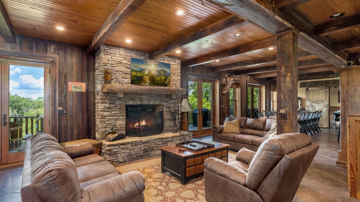 Blowing Rock Cabin | Magnificent Lodge Over 7,300 Square Feet