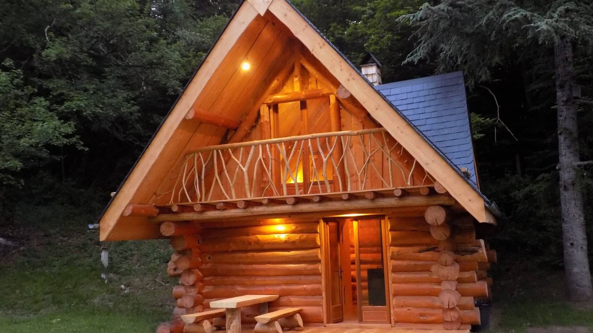 Malvezie House | Magnificent log cabin for up to 4 people