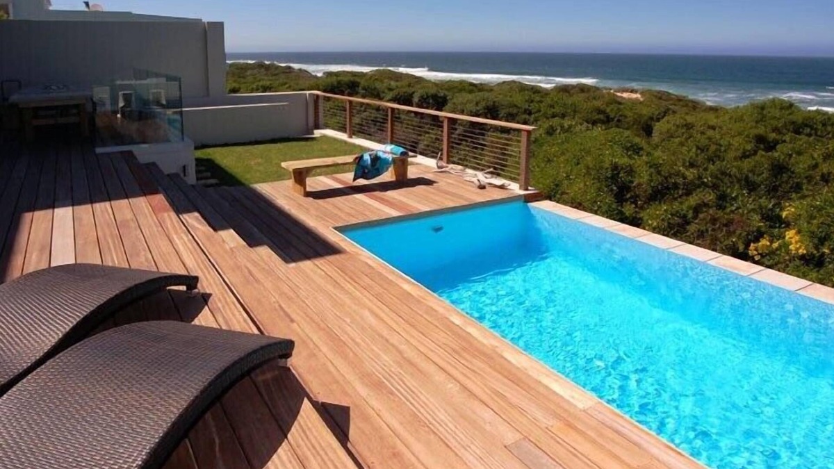 Keurboomstrand Villa | Magnificent luxury beachfront home with private beach access & Solar back up.