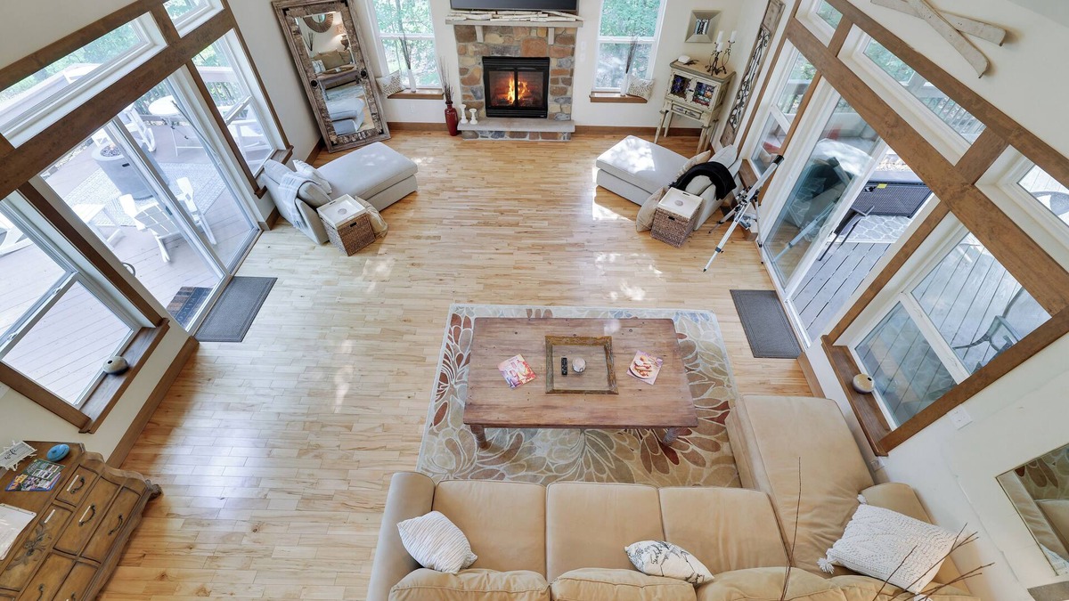 Lackawaxen House | Magnificent, luxurious perfect for large families in Masthope!