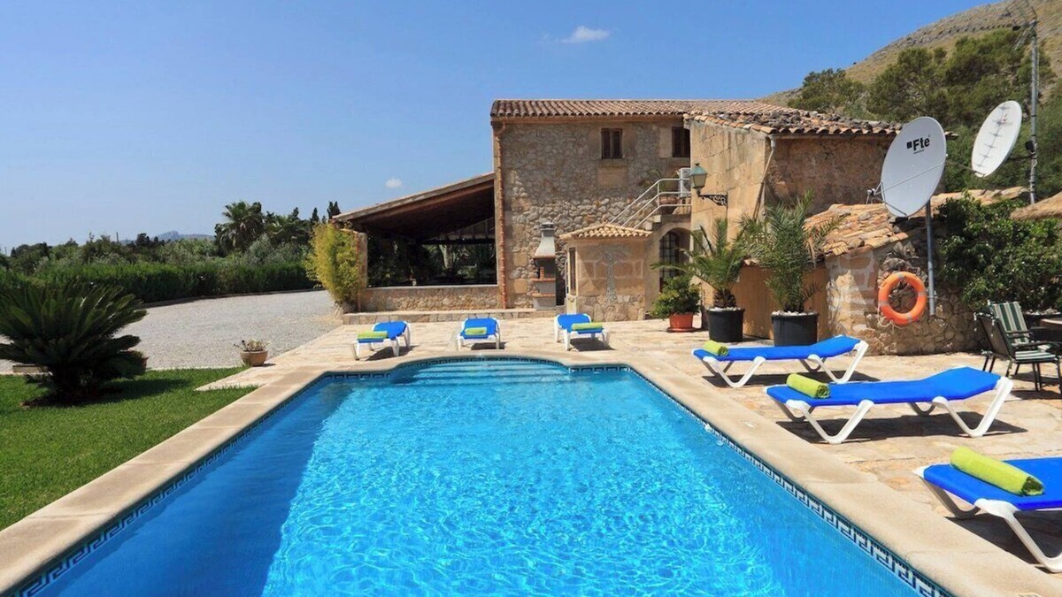 Les Palmeres Villa | Magnificent Memory Making - only 2km beach!