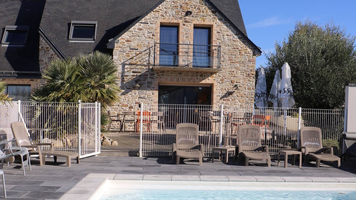 Etel Villa | MAGNIFICENT NEW VILLA CLOSE BEACH WITH HEATED SWIMMING POOL