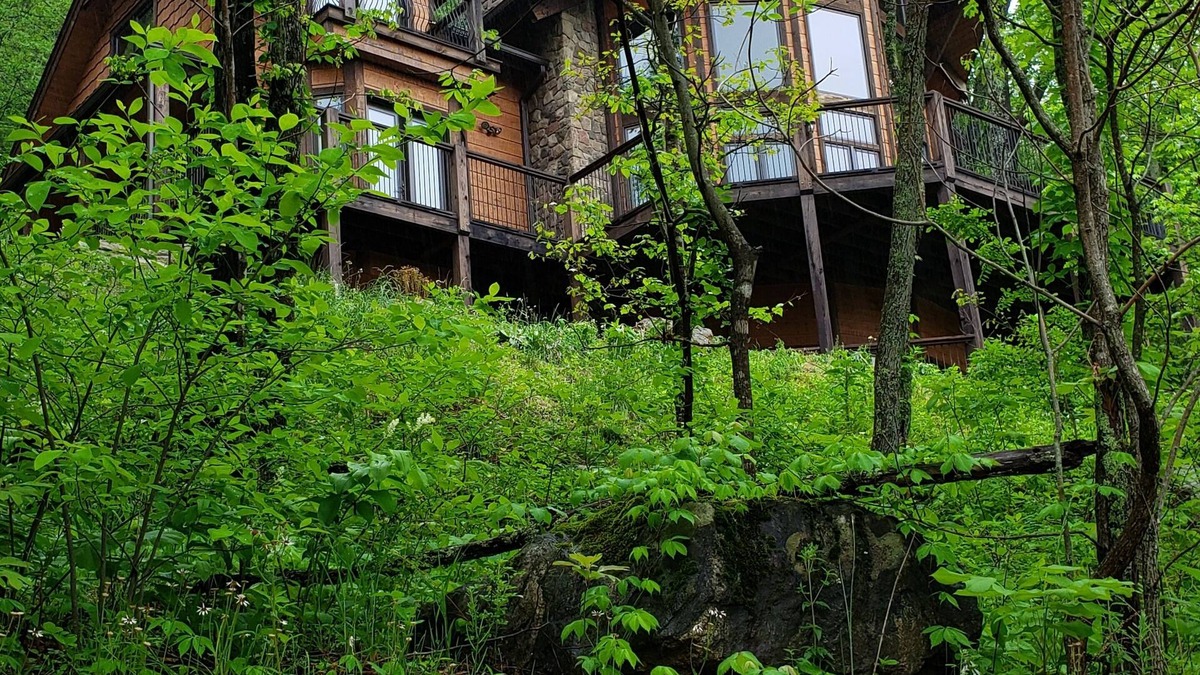 Maggie Valley House | Magnificent newly built home in Maggie Valley Country Club