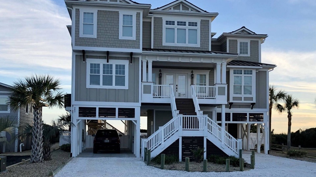 Holden Beach House | Magnificent Ocean Retreat
