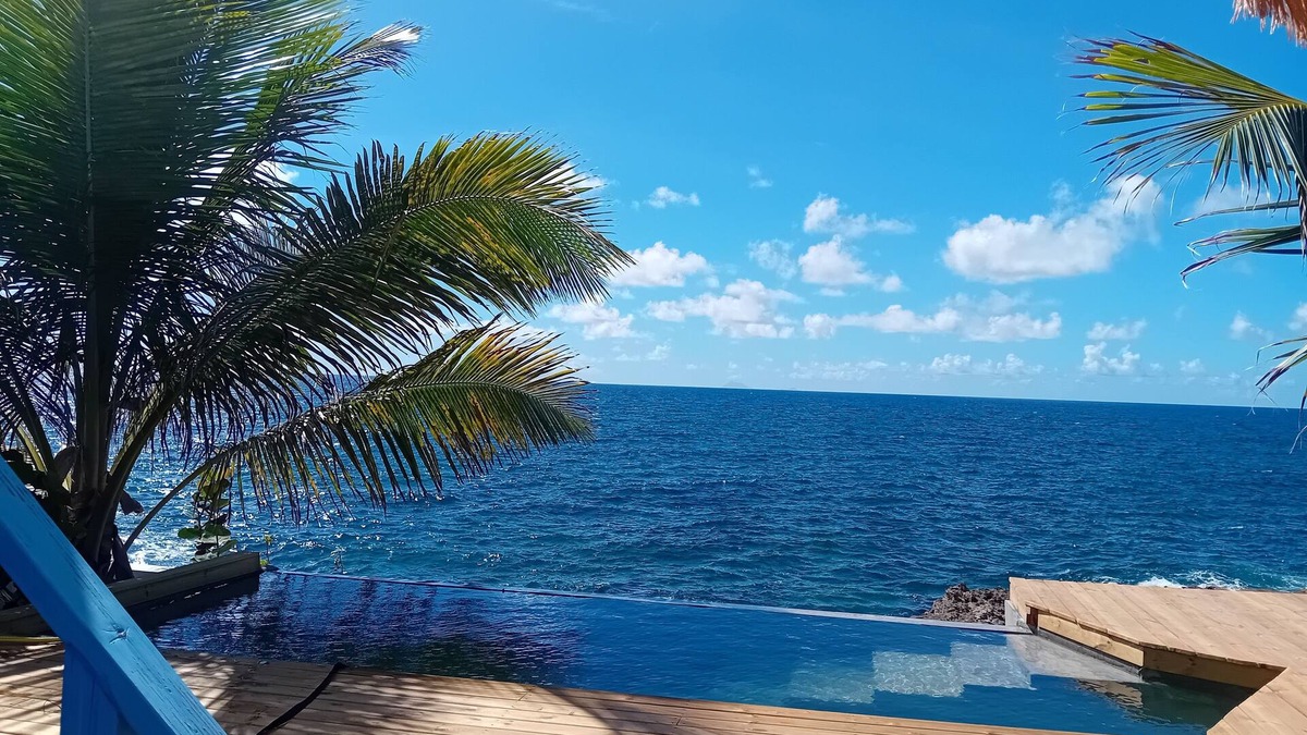 Point Blanche Apartment | Magnificent one-bedroom apartment - 80m2, private pool Terrasse, deck on Océan