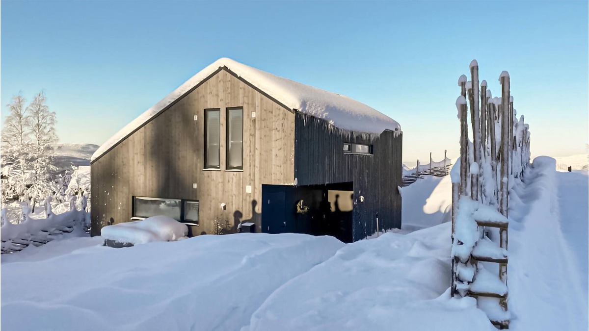 Hurdal Municipality House | Magnificent panoramic views and spectacular sunsets await you.