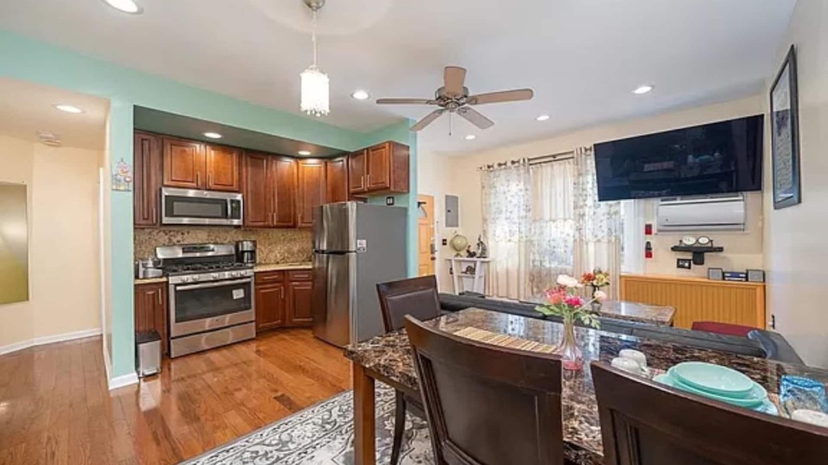 West Side Apartment | Magnificent Private Furnished Stylish New Sparkling Clean Apartment Close to NYC