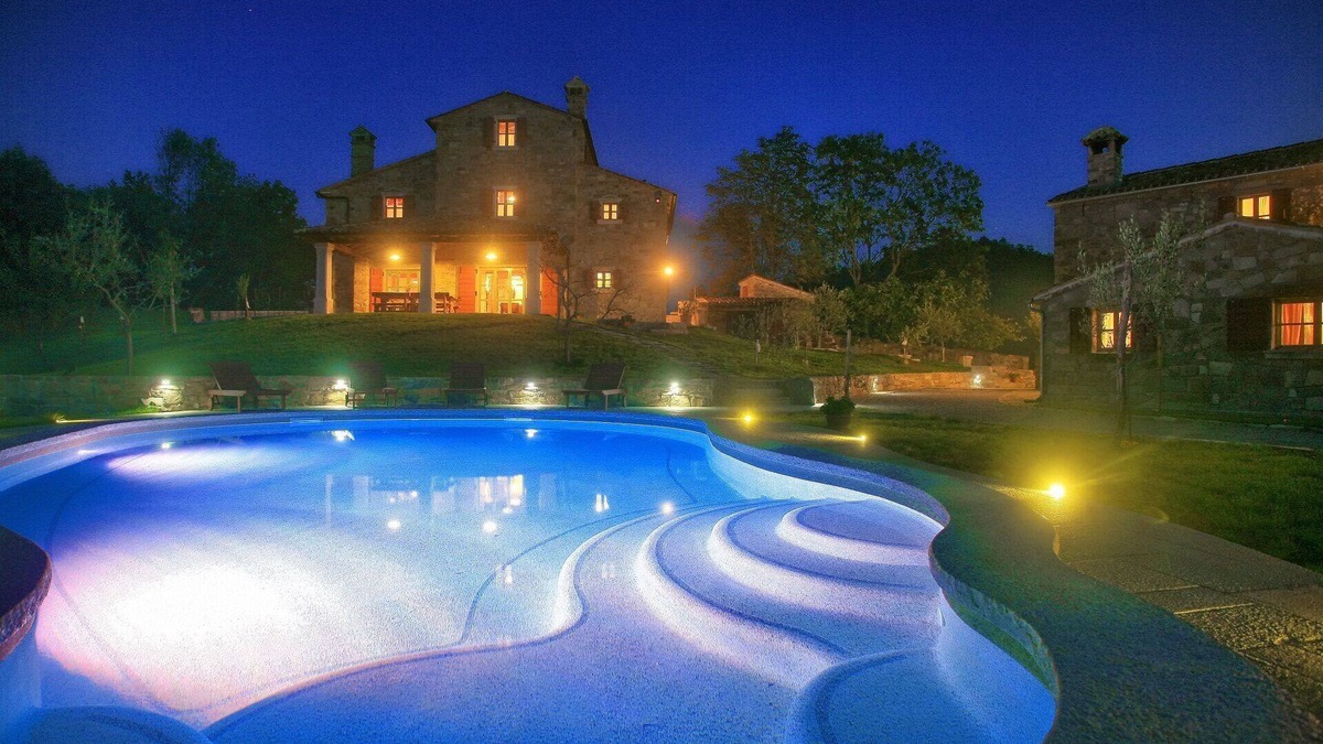 Paz House | Magnificent ***** Property on 20. 000m2-Luxurious 2 villas for 15 people in Istria