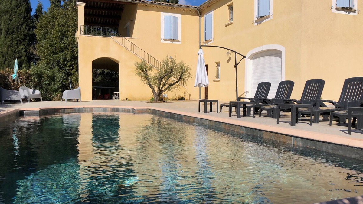 Beaumes-de-Venise Villa | Magnificent Property Pool and View