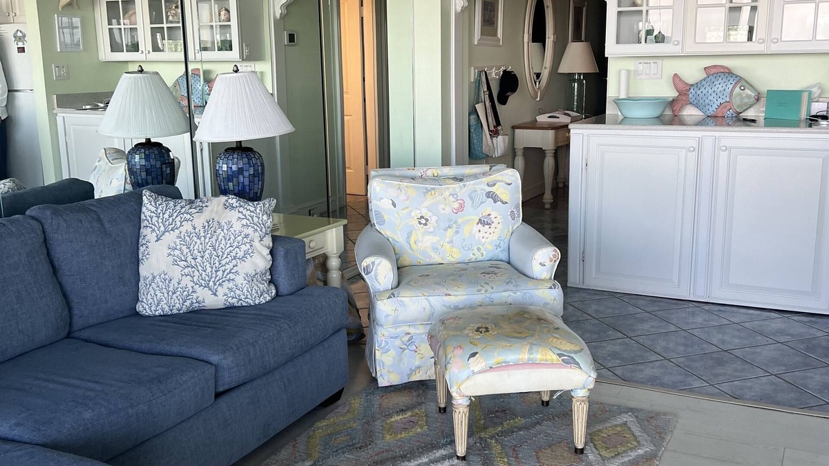 Bethany Beach Condo | Magnificent Quiet Ocean Front. Beautiful five-star. Holiday festivities close by
