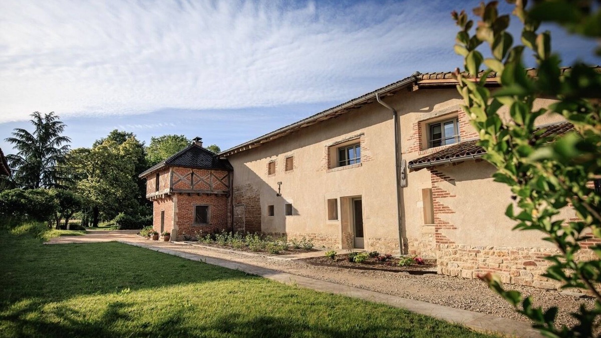 Bage-la-Ville Other | Magnificent renovated farmhouse in the heart of nature
