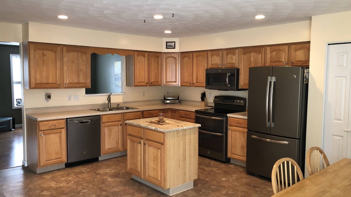 Park Forest Village Condo | Magnificent & Spacious Condo for All of Your PSU Vacations 4.5 Miles from Campus