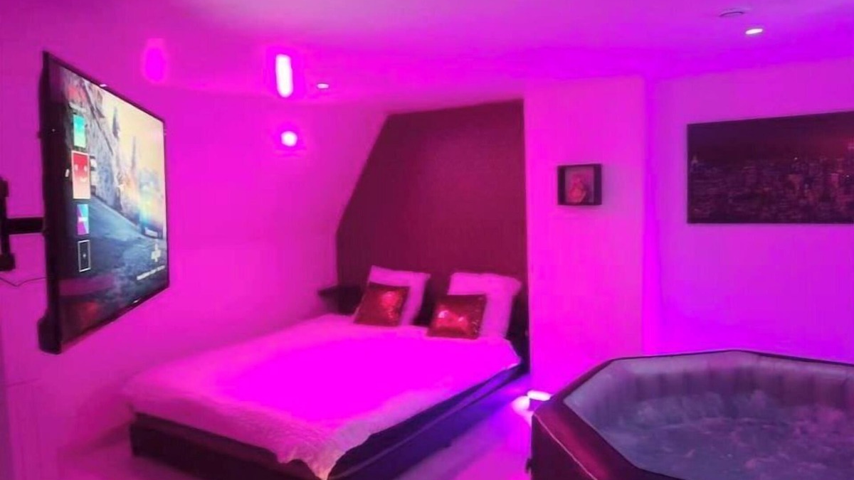 Saint-Martin-de-Valgalgues Bed & Breakfast | Magnificent suite with jacuzzi