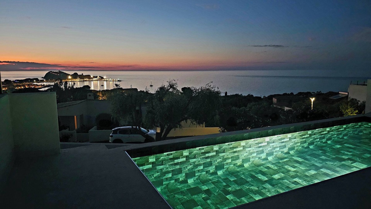 L'Ile-Rousse Apartment | MAGNIFICENT T2 STANDING SEA VIEW HEATED SWIMMING POOL