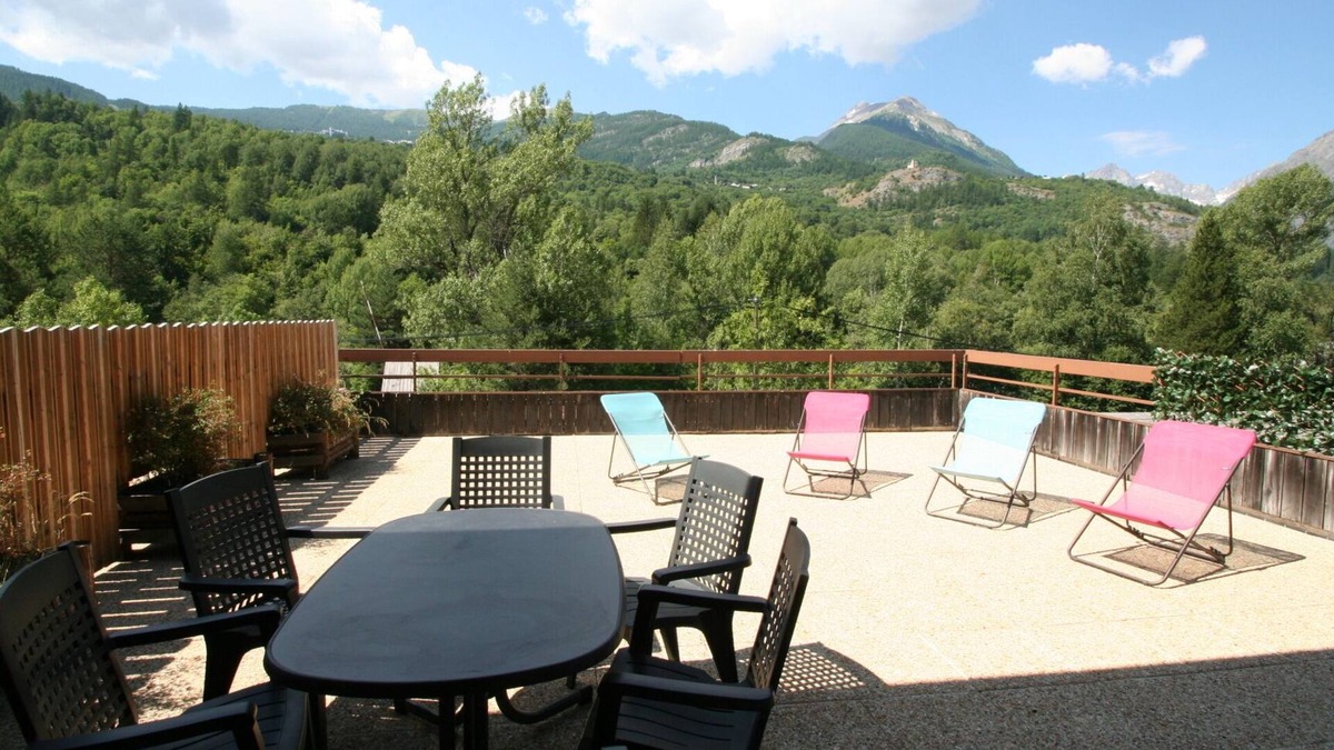 Vallouise Ski Chalet | MAGNIFICENT TERRACE FULL SOUTH WITH VIEW ON THE HEIGHTS FOR THIS CHALET MITOYE