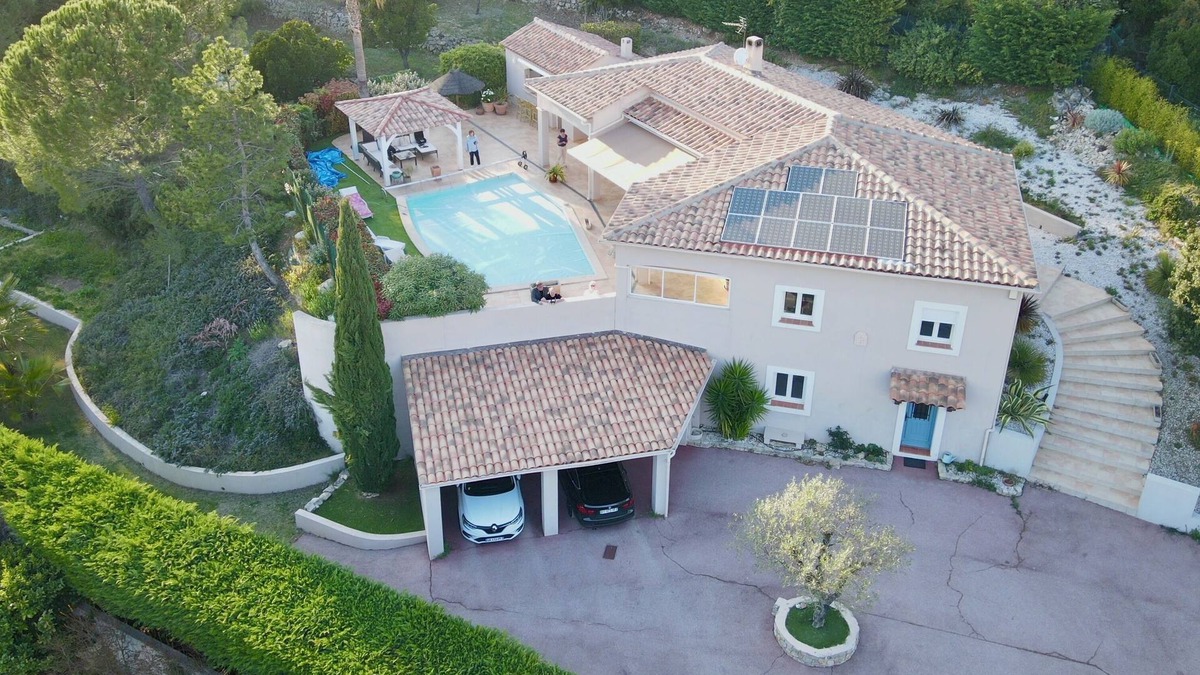La Roquebrussanne Villa | Magnificent villa in Provence verte with swimming pool