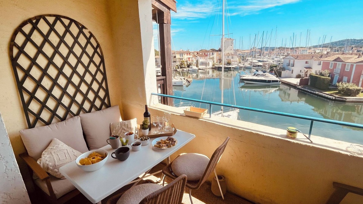Port Grimaud Apartment | Magnificent view of the Port Grimaud canals