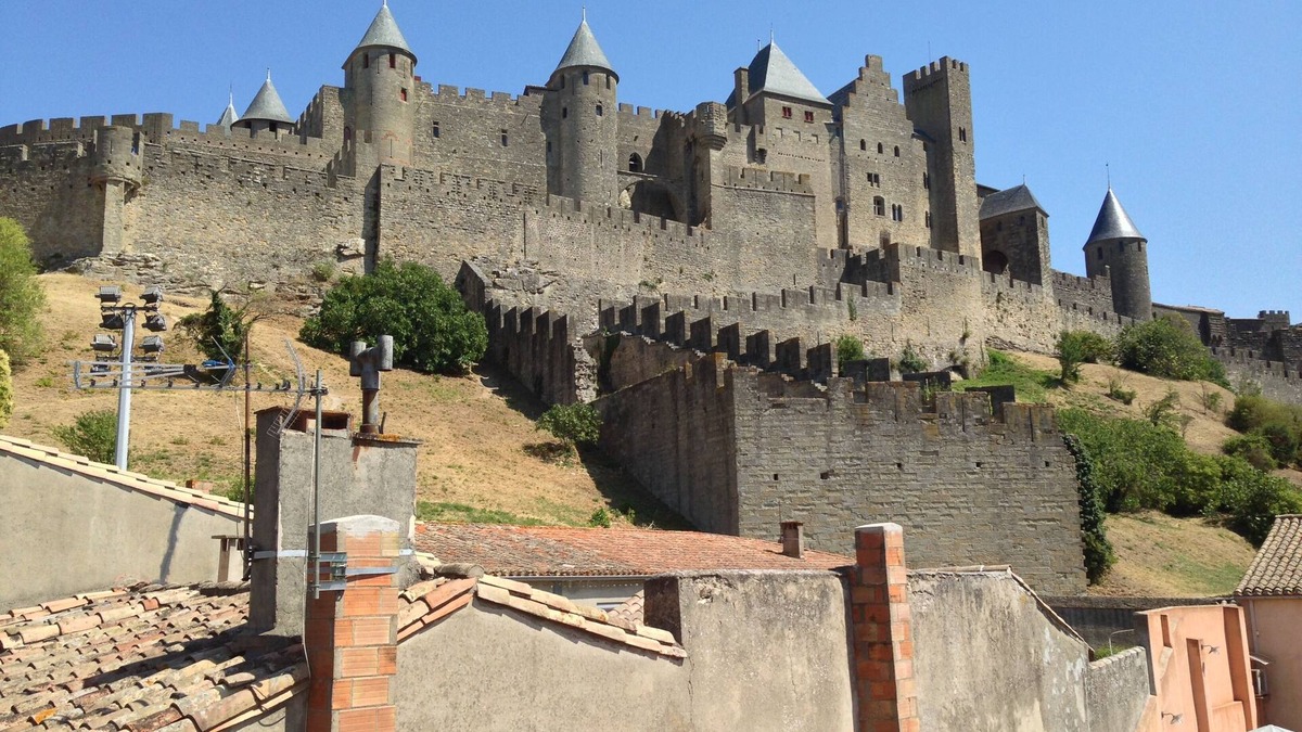 Carcassonne Apartment | Magnificent views of Carcassonne Cite ramparts (Monet)