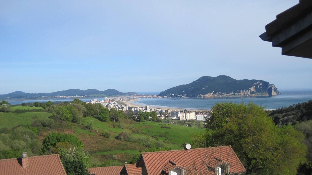 Limpias Villa | Magnificent views of the beach Salve, Hiking, residential house, privacy