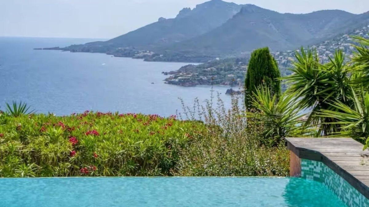 Theoule-Superieur Villa | Magnificent villa with private pool and south-facing sea view in Théoule-sur-Mer