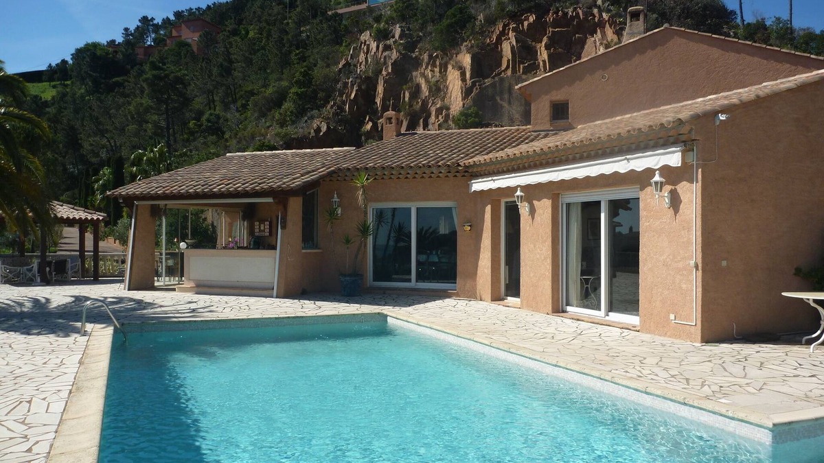 Espero-Pax Villa | Magnificent villa on flat ground enjoying a superb sea view and Esterel
