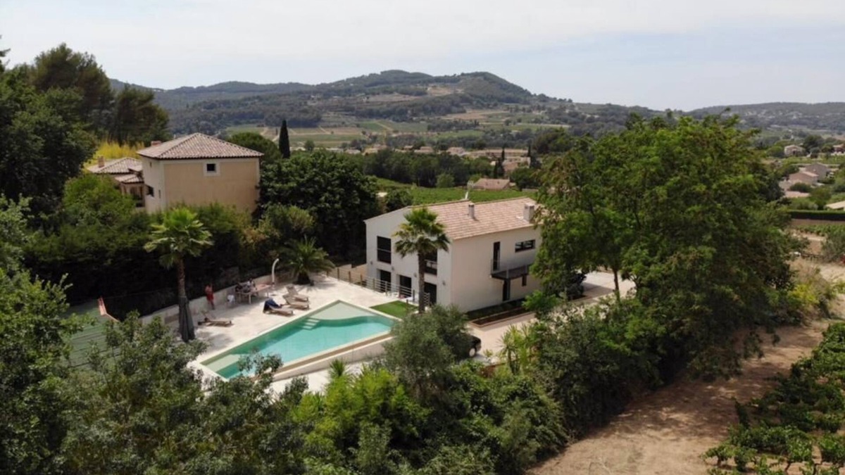 Le Castellet Villa | MAGNIFICENT VILLA WITH POOL SURROUNDED BY VINEYARDS