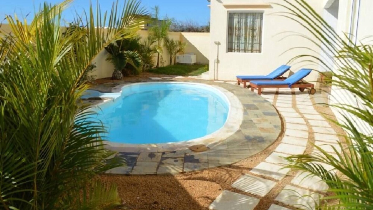 Grand Gaube Villa | Magnificent villa in a tropical garden with swimming pool, 200m from the beach.