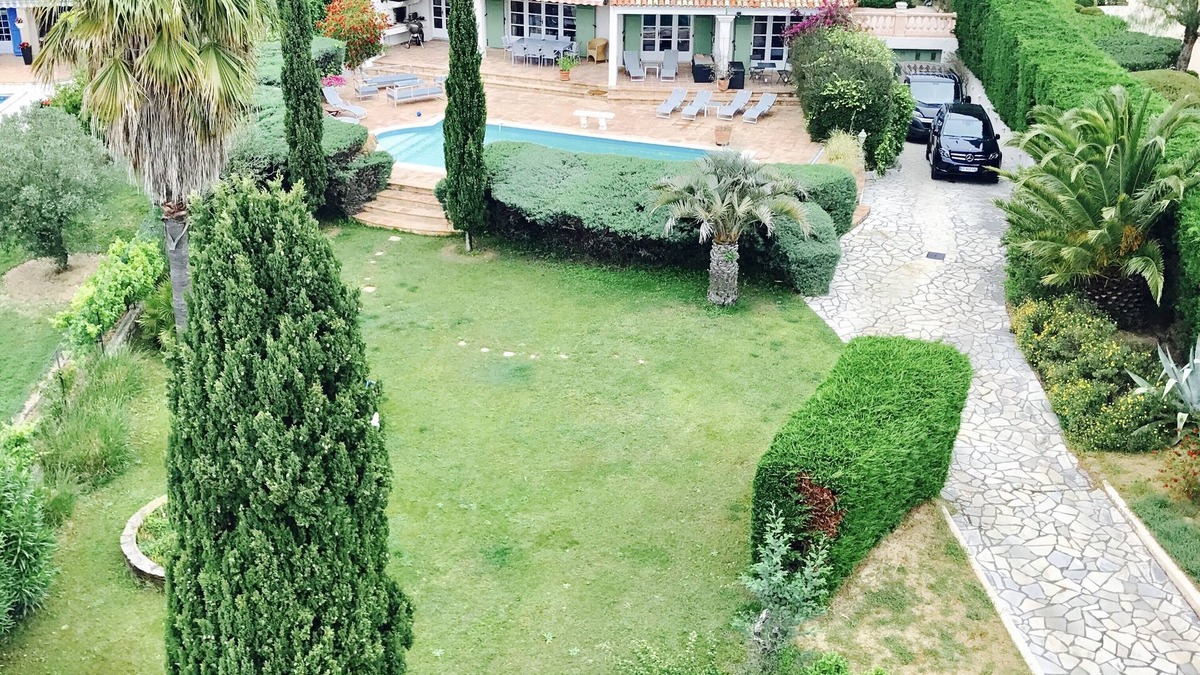 Les Restanques Villa | Magnificent VILLA IN PEACE in GRIMAUD, swimming pool, bowling alley: St Tropez, Ste Maxime