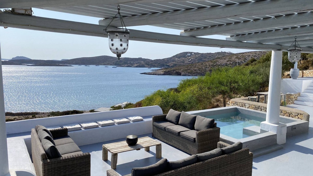 Lipsoi Villa | Magnificent "villa M" in Lipsi. 7 bedrooms and an exceptional view for your vacations.