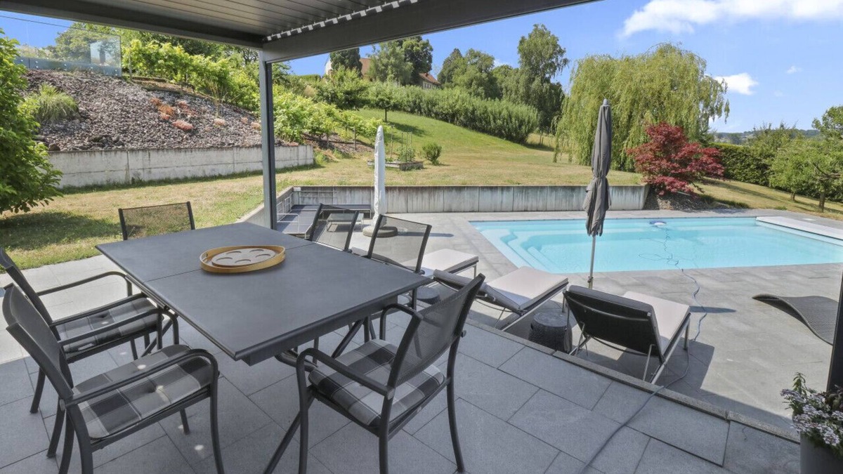 Cudrefin House | Magnificent villa with swimming pool and lake view