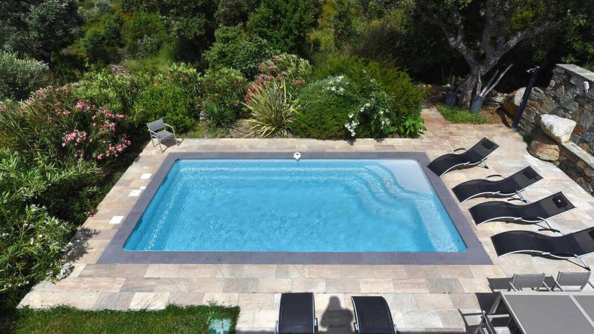 Braccolaccia Villa | Magnificent villa with heated pool, 900 metres from Farinole beach
