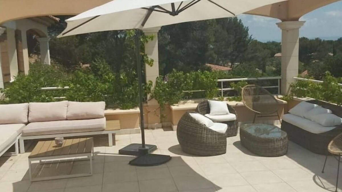 Les Hauts de Villeneuve Villa | Magnifique Villa Piscine et Spa