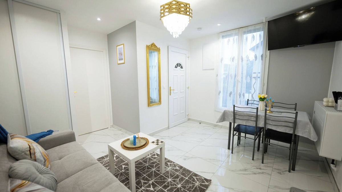 Noisy-le-Sec Apartment | Magnifique 2 Pièces au 1ére Étage