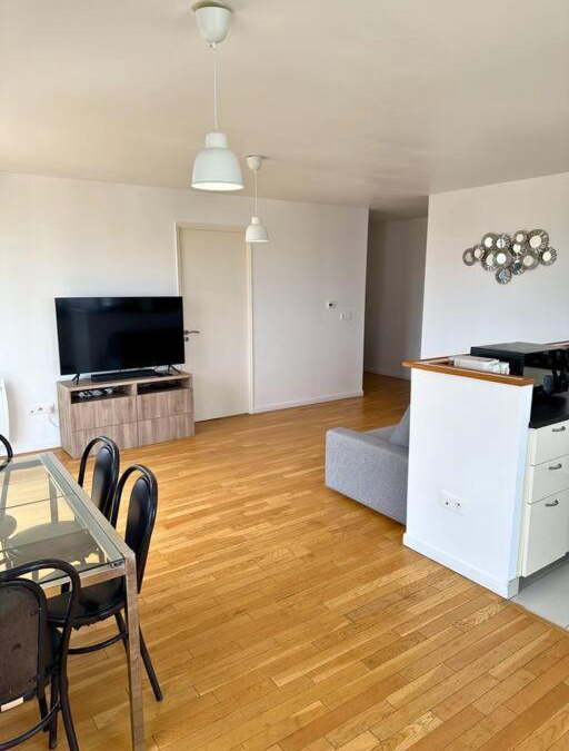 Cœur de Ville Apartment | Magnifique Appart. spacieux 8P/Défense-Courbevoie