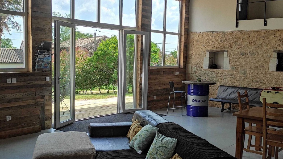 Marcillac House | Magnifique Grange Entièrement Rénovée en Pleine Campagne