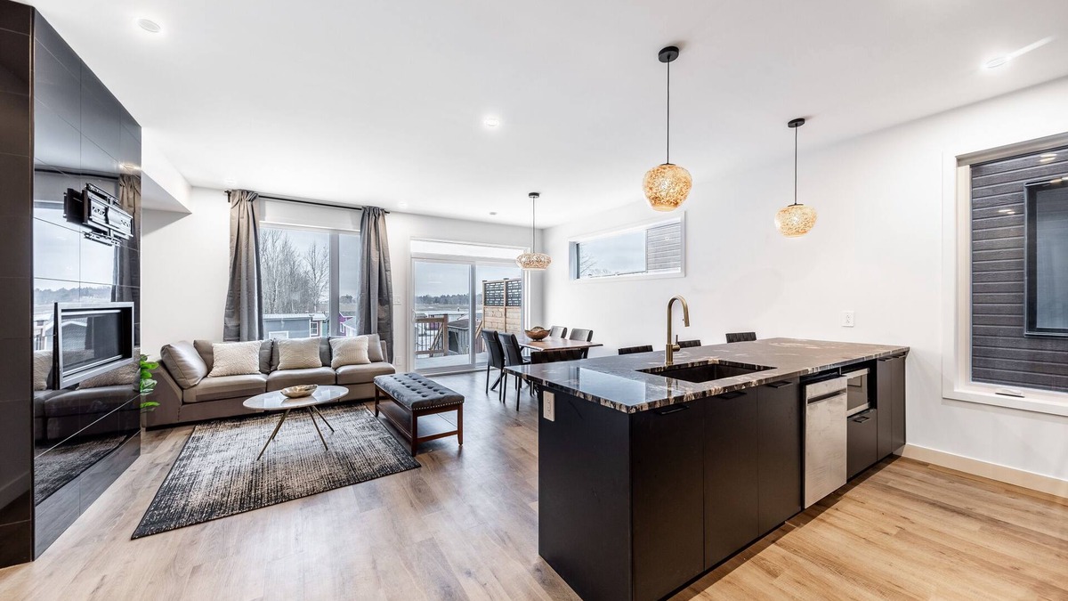 Venise-en-Quebec House | Magnifique Maison à 3mn de Marche du LAC Champlain 4 ch Idéal Pour les Familles