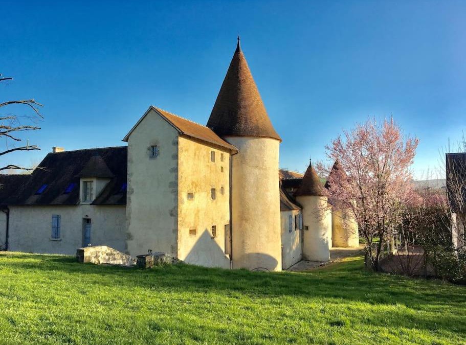 Sanssat House | Magnifique Manoir du XVème siècle