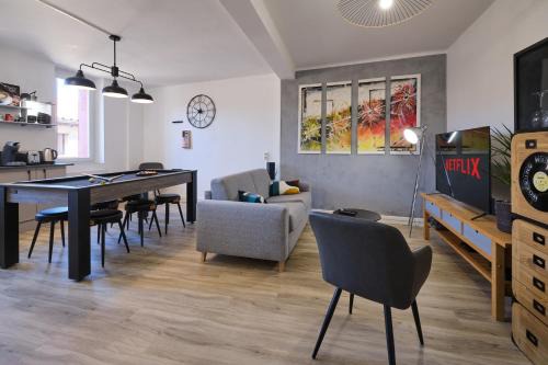 Limoux Apartment | Magnifique*T4*centre ville*WIFI*Billard*Netflix*