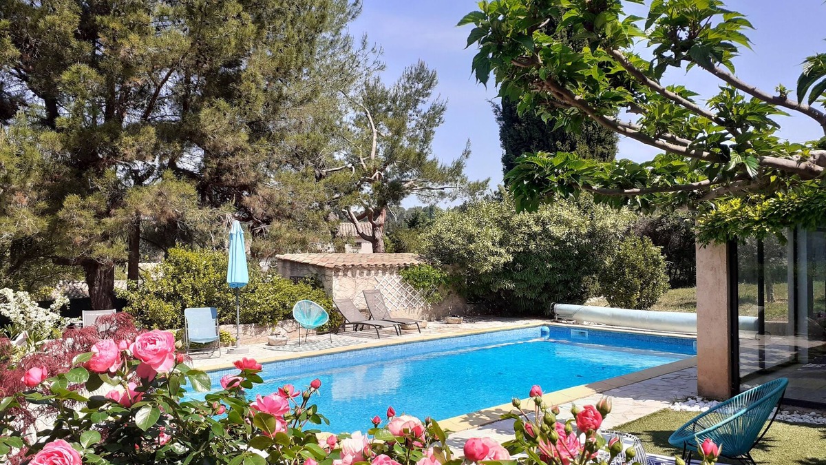 Cabries Villa | Magnifique Villa Avec Piscine sur Terrain Arboré, Idéalement Située en Provence