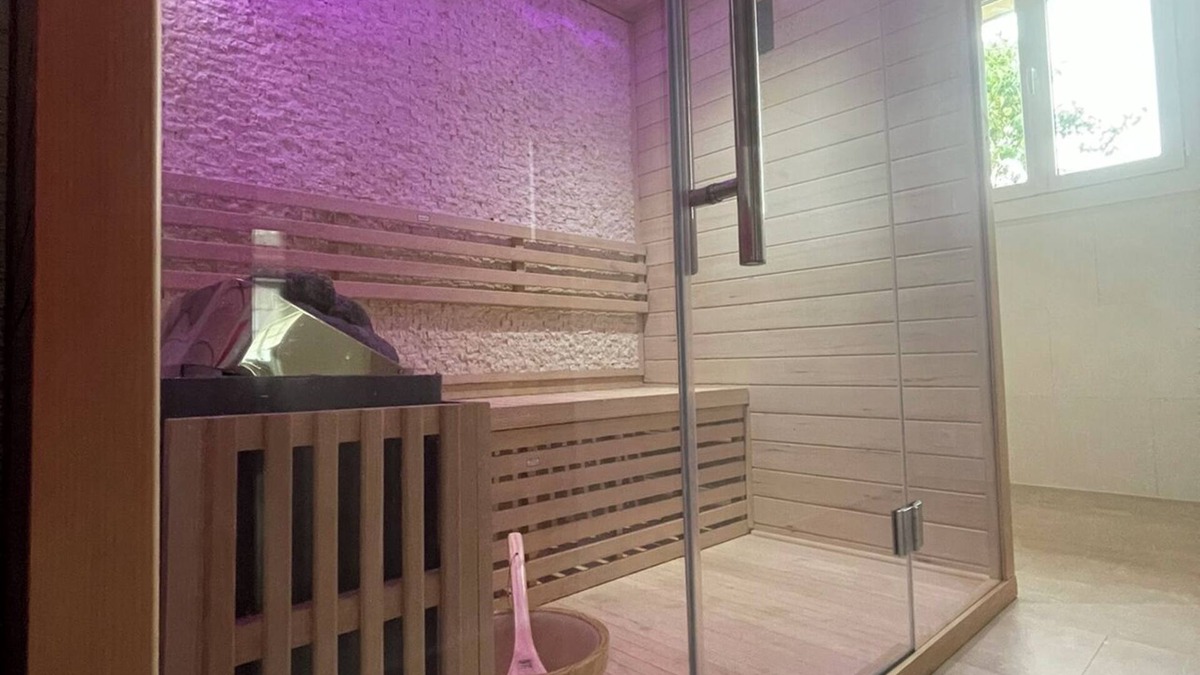 La Creche Villa | Magnifique Village 8 Personnes Avec Sauna, Piscine, Billard