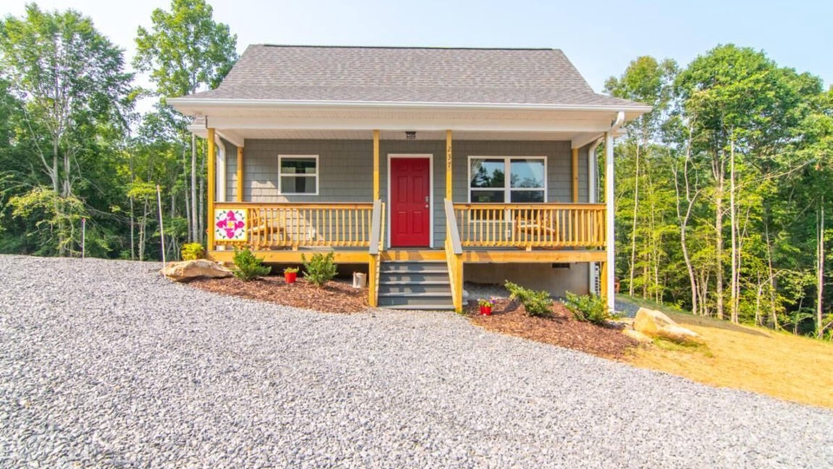 Elkin Cabin | Magnolia Cabin | WiFi & River Access