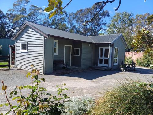 Arundel Bed & Breakfast | Magnolia Cottage B&B