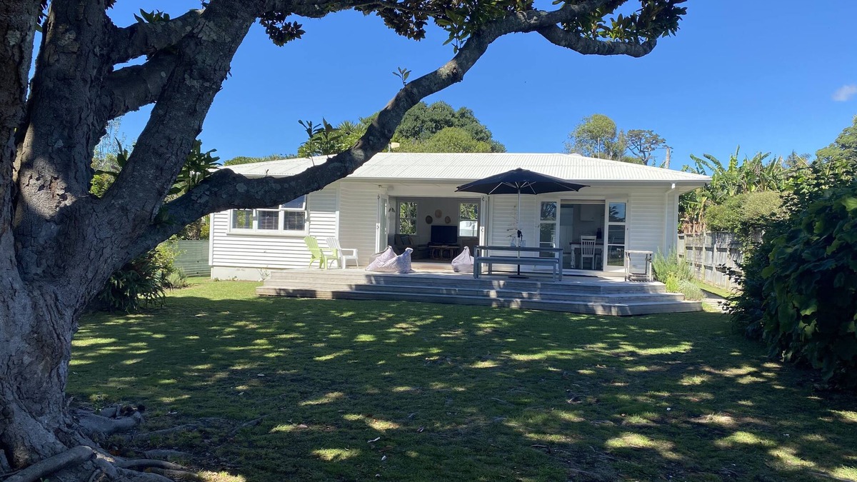 Kuaotunu Cottage | Magnolia Cottage - Kuaotunu Holiday Home