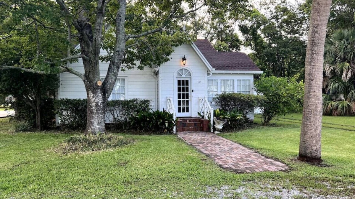 Port St. Joe Cottage | Magnolia Cottage, Mainstreet Port St Joe