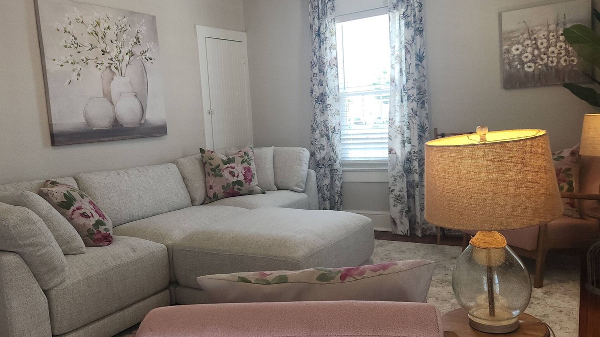 Issue Apartment | Magnolia Hideaway 2-BR Apt in center of Town of Colonial Beach