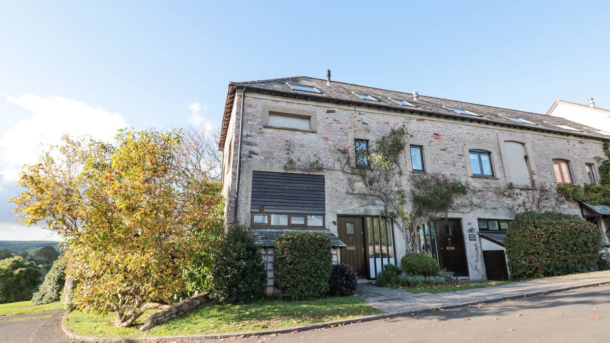 Dittisham Cottage | MAGNOLIA HOUSE, pet friendly, country holiday cottage in Dittisham