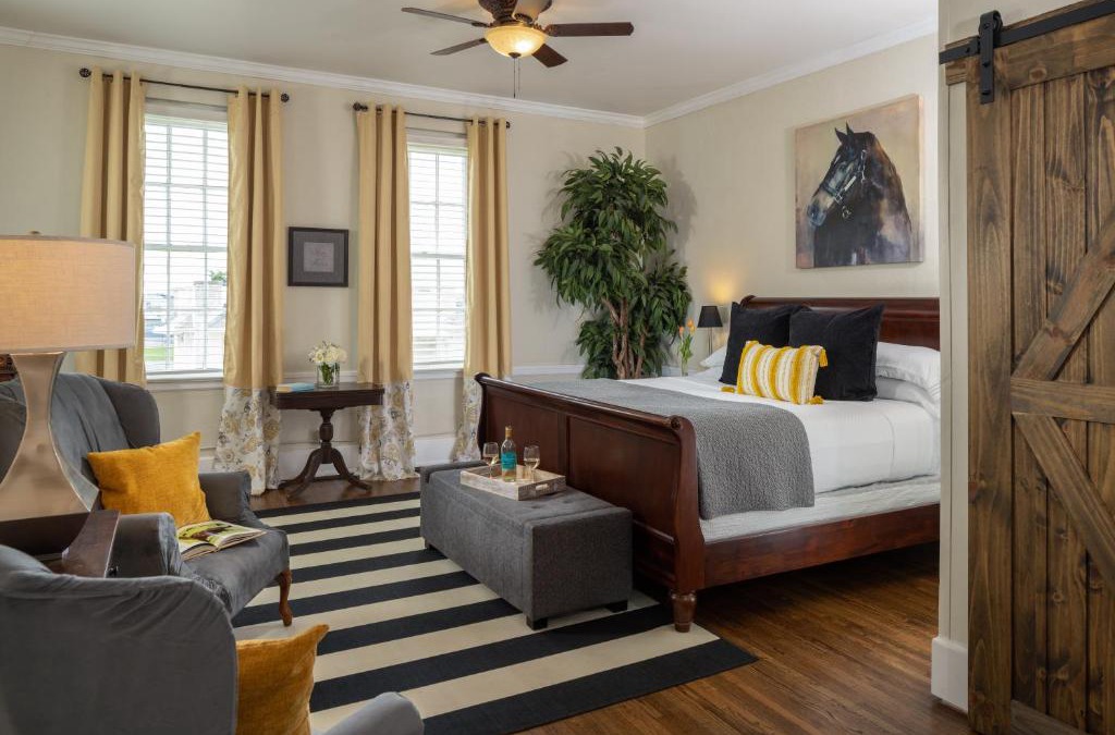 Humboldt Bed & Breakfast | Magnolia Manor and Chapel