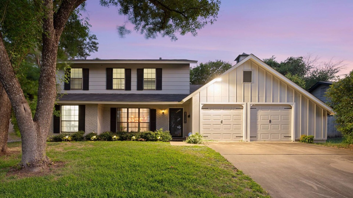 Coronado Hills House | Magnolia Music House: Ideal for Families and Large Groups with Game Room + Outdoor Fun